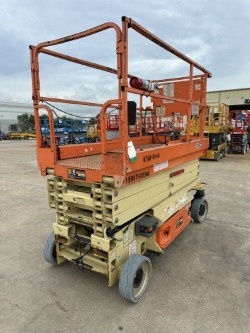 2018 JLG 3246ES-2