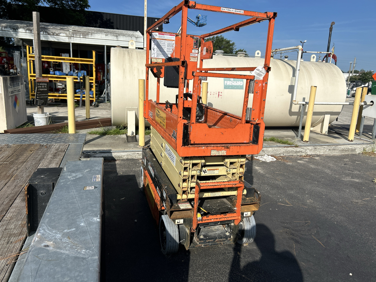 2019 JLG 1932R-4