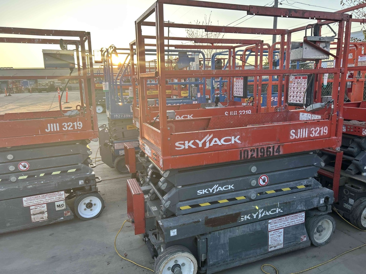 2017 Skyjack SJ3219-4
