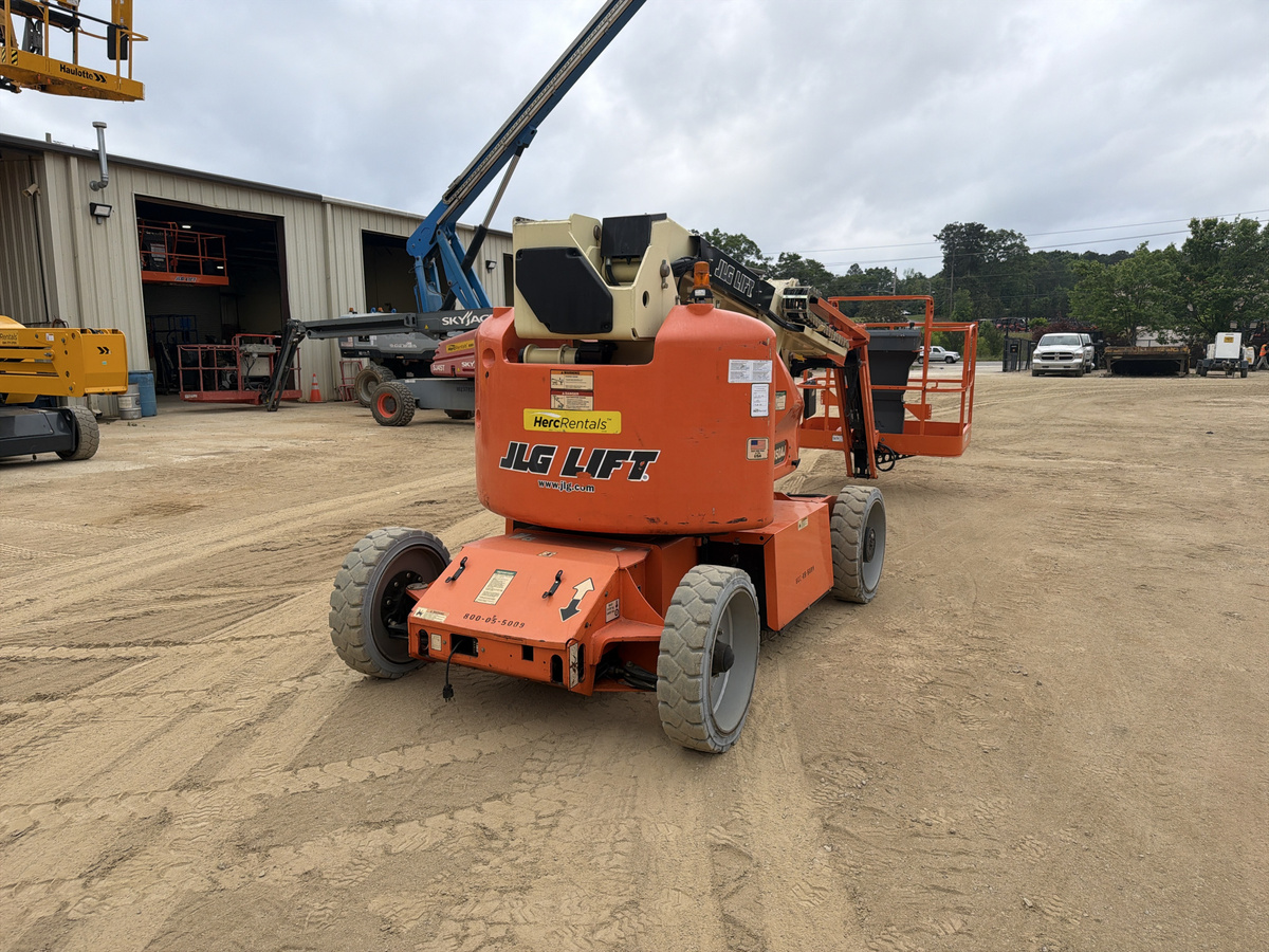 2015 JLG E450AJ-17
