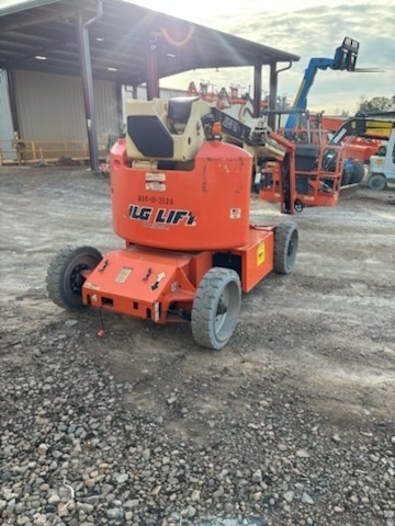 2016 JLG E450AJ-3