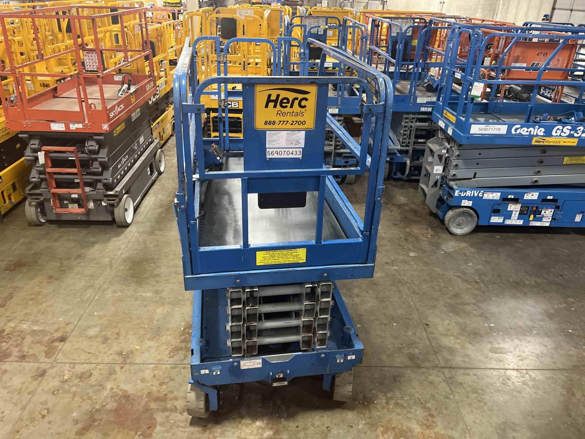 2013 Genie GS-3246