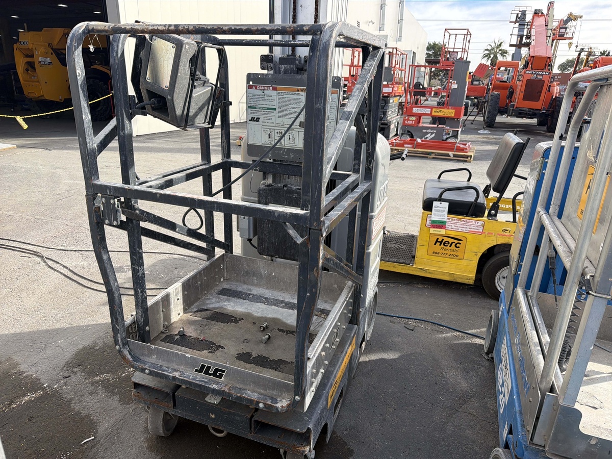 2018 JLG 20MVL-3