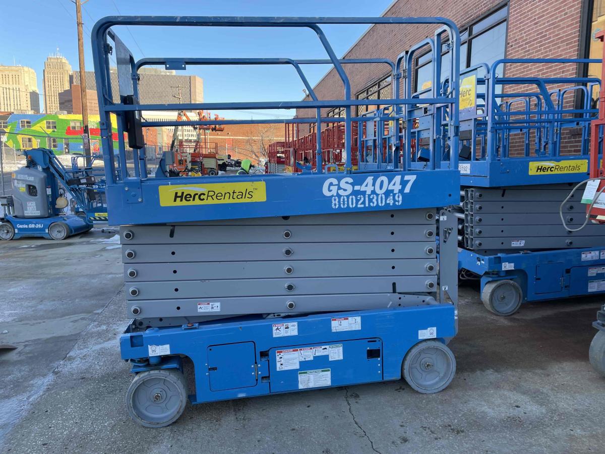 2018 Genie GS-4047