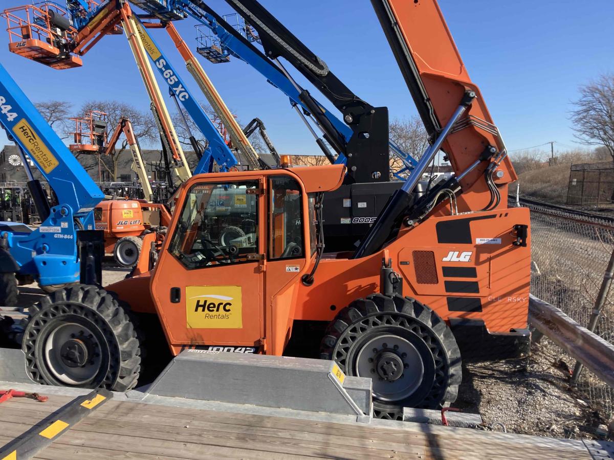 2019 SkyTrak 10042