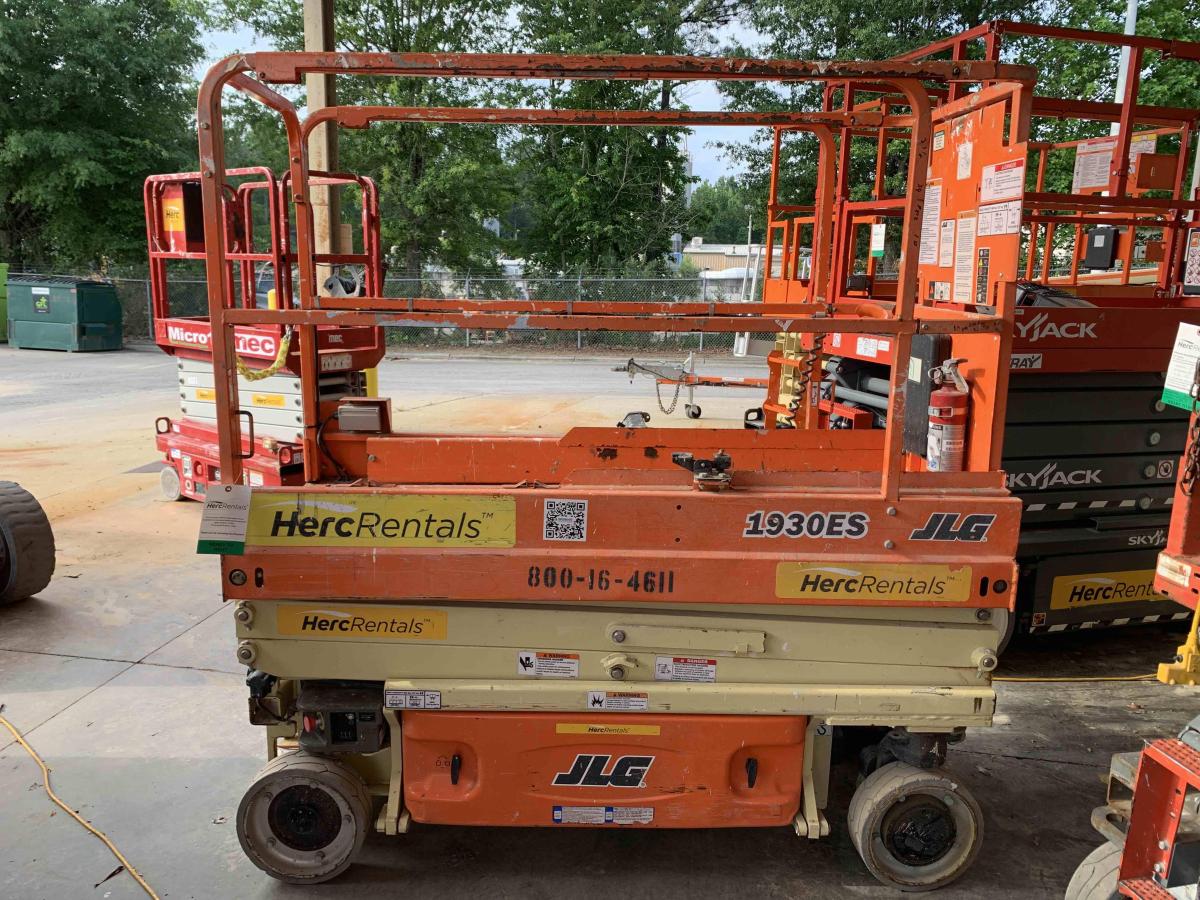 2017 JLG 1930ES