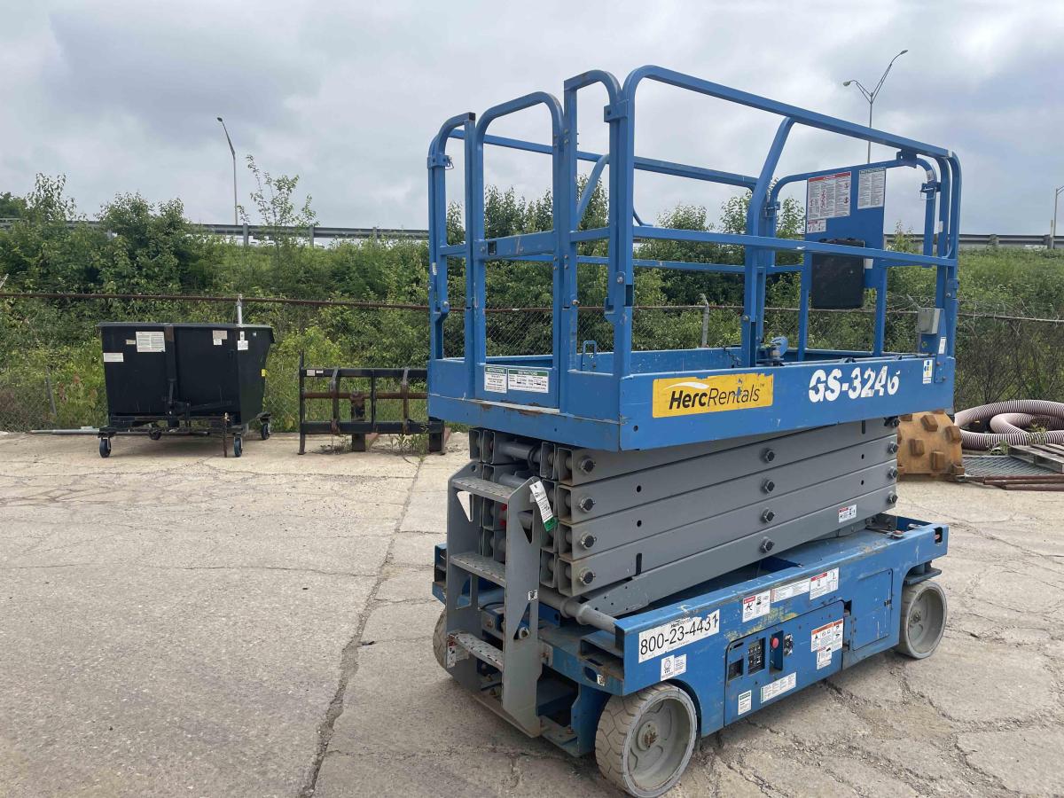 2018 Genie GS-3246
