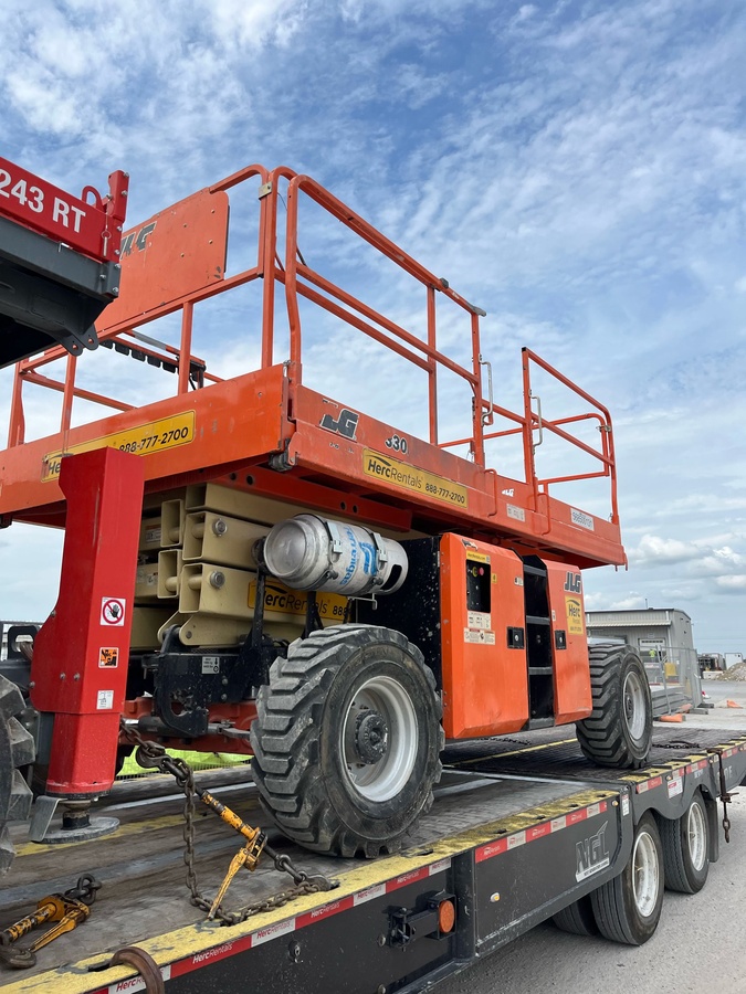 2018 JLG 330LRT-3