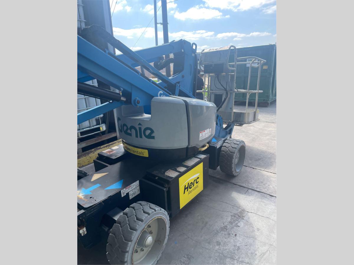 2017 Genie Z-33/18