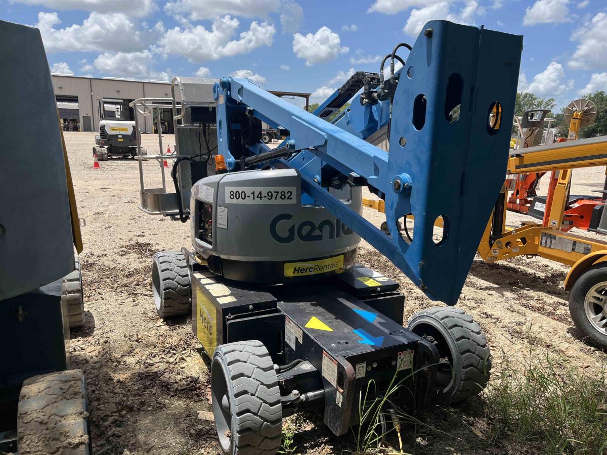 2017 Genie Z-33/18