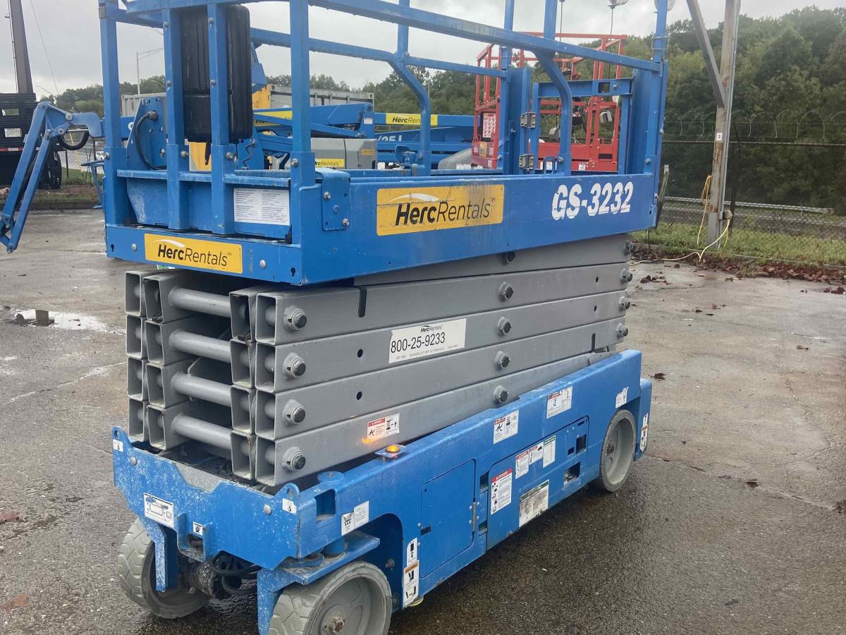 2019 Genie GS-3232