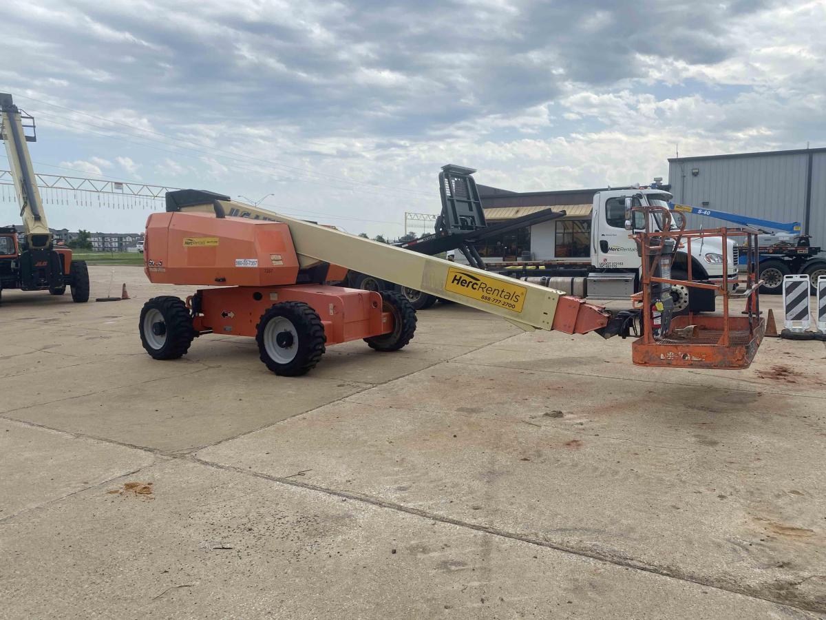 2015 JLG 600S