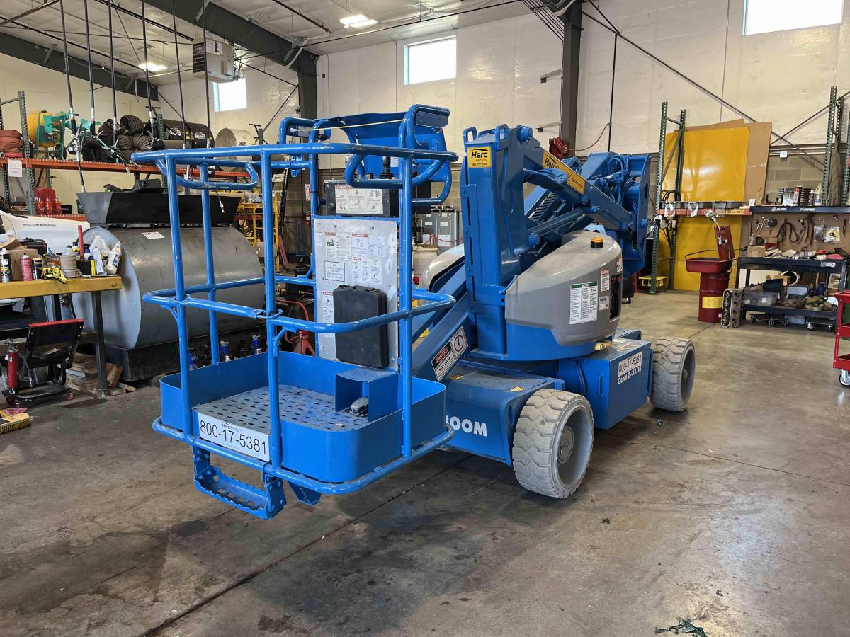 2017 Genie Z-33/18