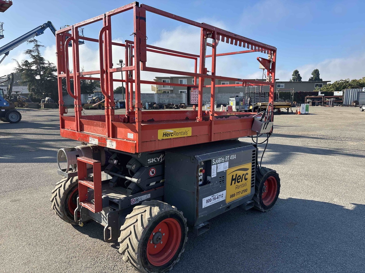 2017 Skyjack SJ-6826RT-3