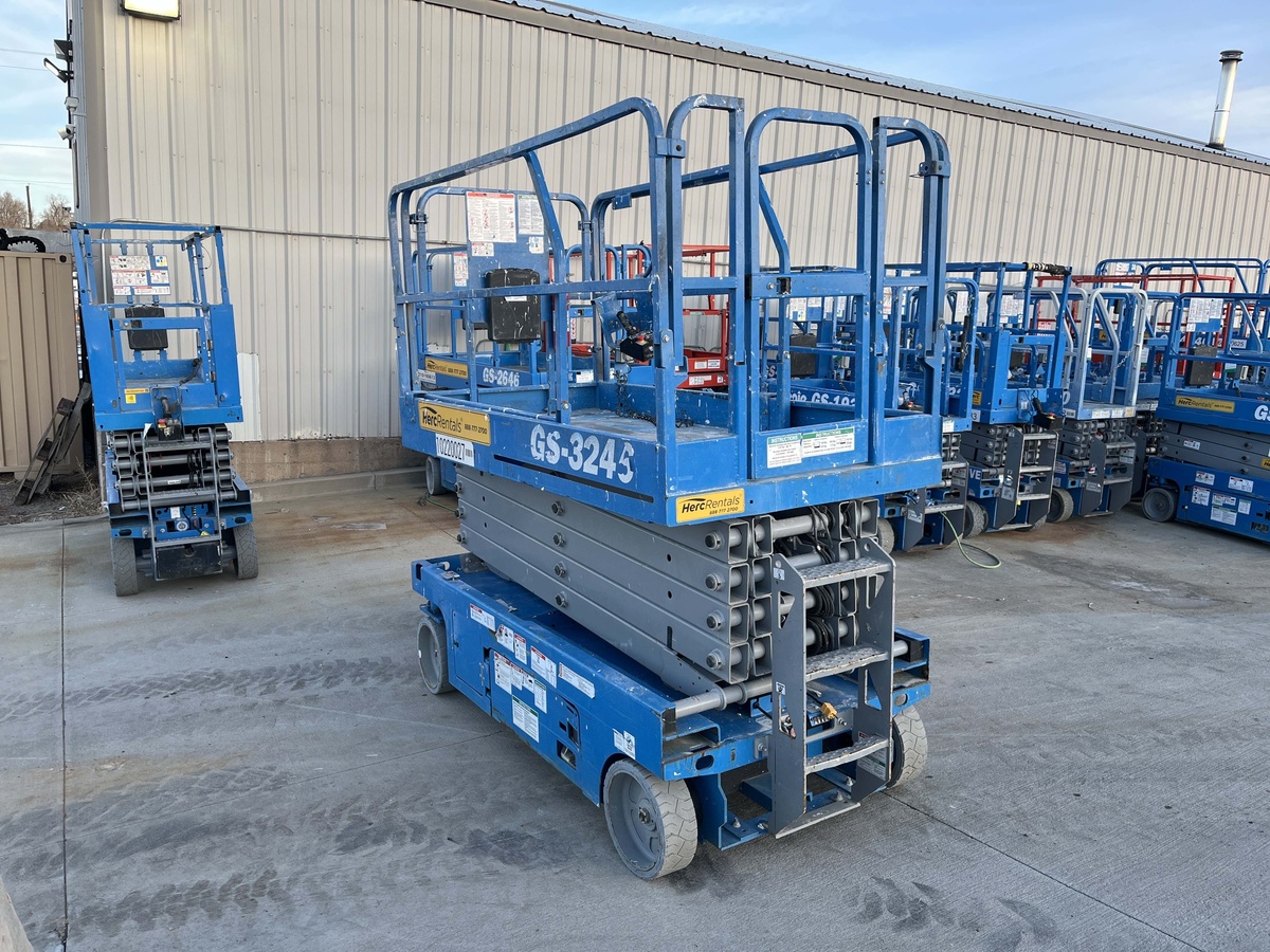 2017 Genie GS-3246-6