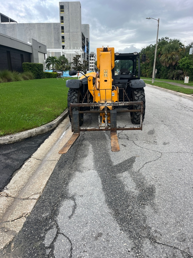 2021 JCB 507-42-4