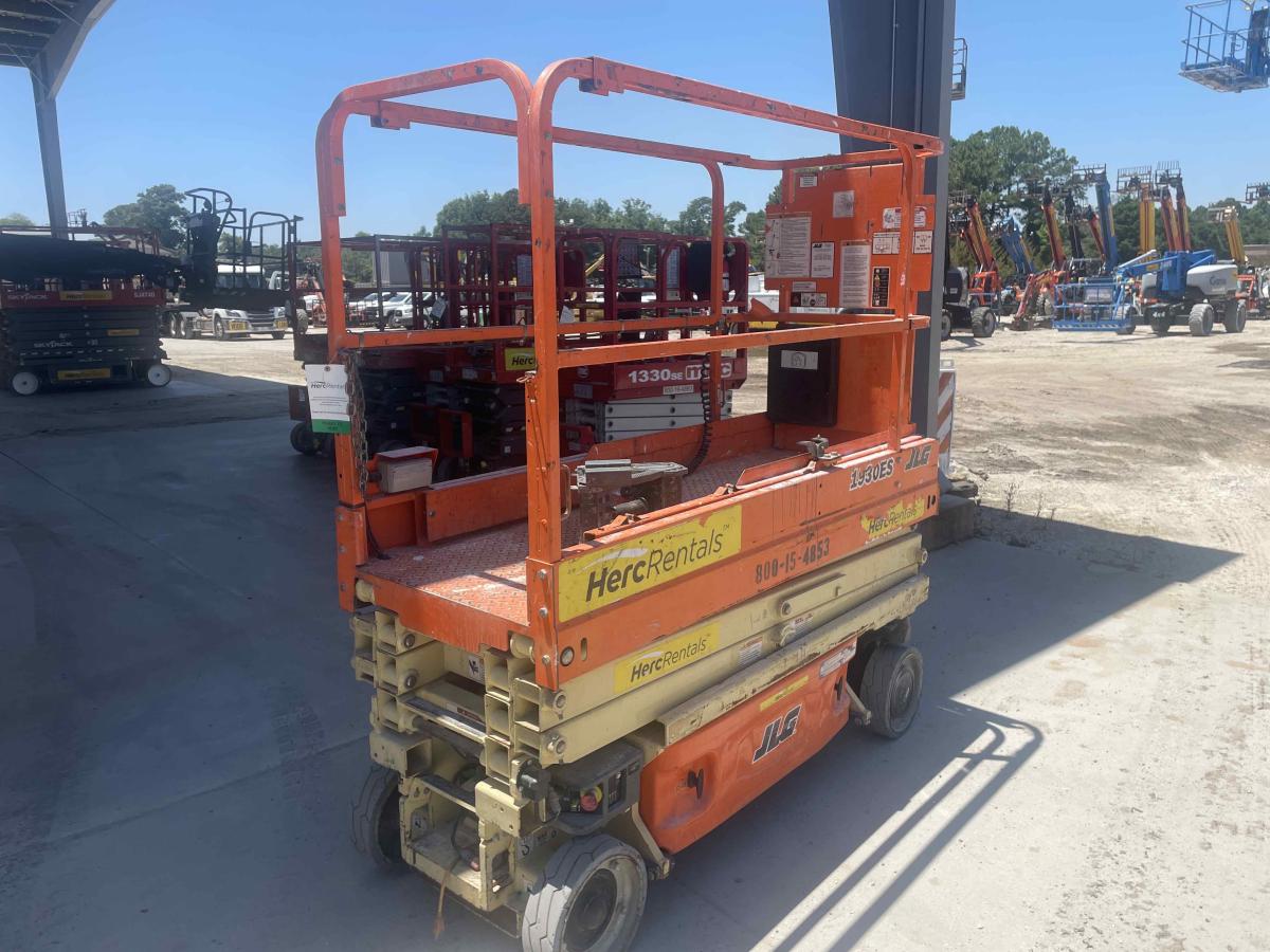 2017 JLG 1930ES