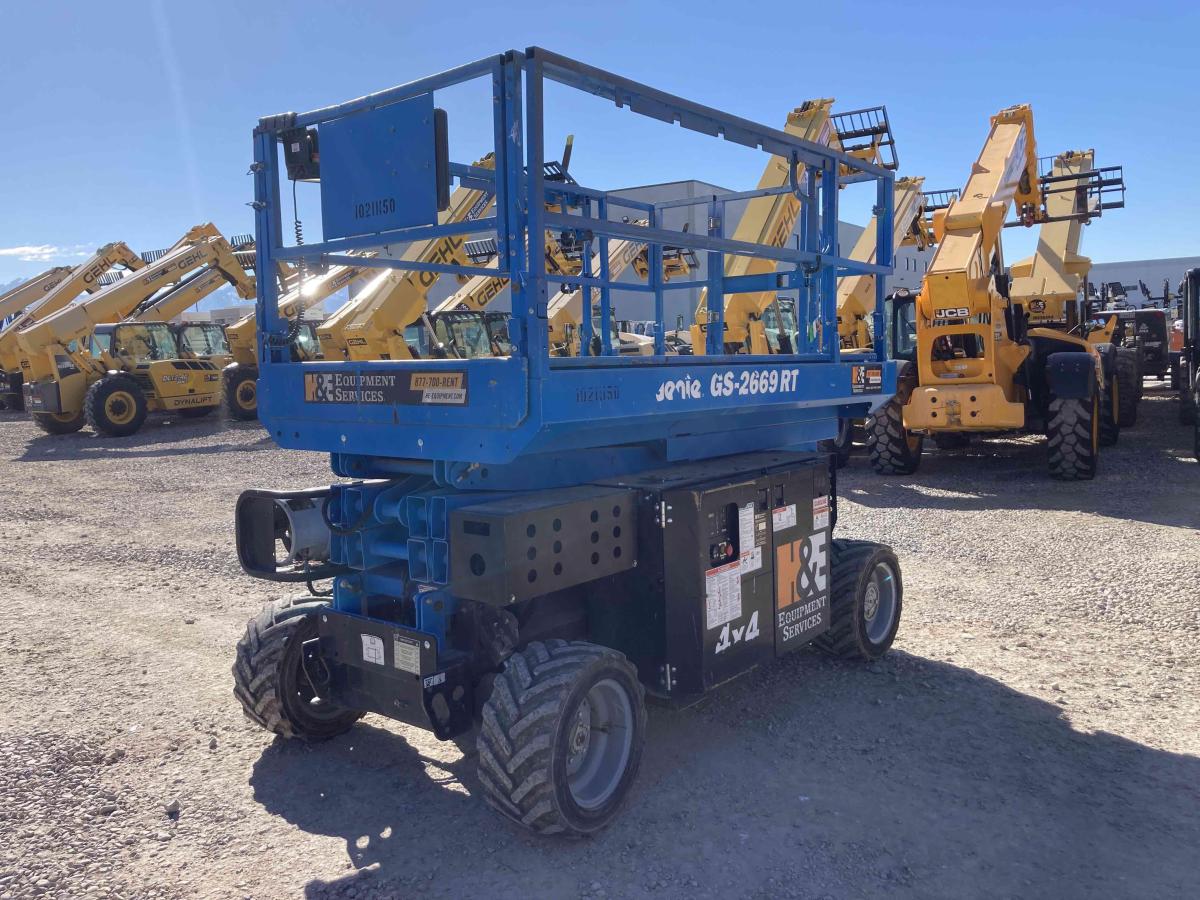 2017 Genie GS-2669 RT