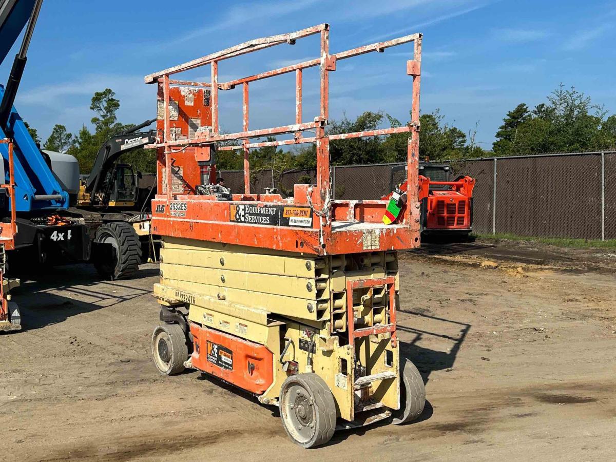 2016 JLG 2630ES