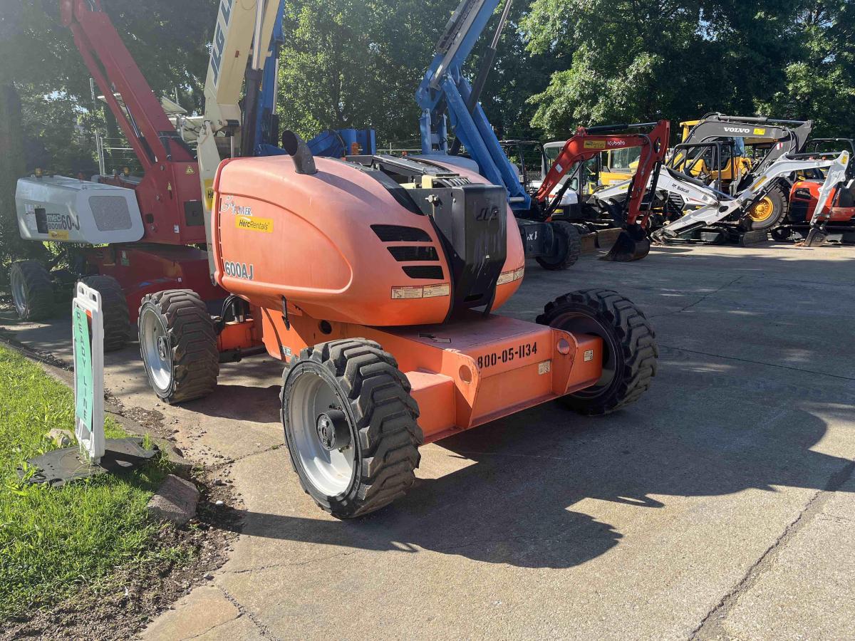 2015 JLG 600AJ