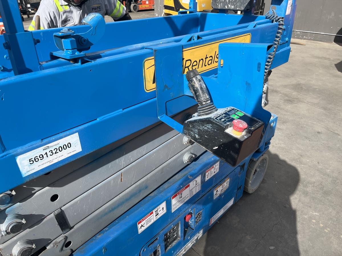2017 Genie GS-1930-10