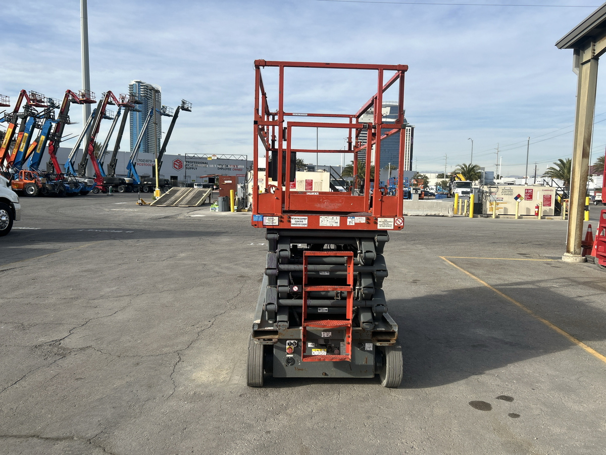 2017 Skyjack SJ4740-5