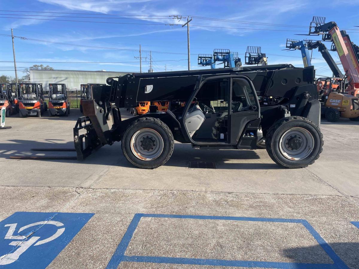 2018 JLG 1255