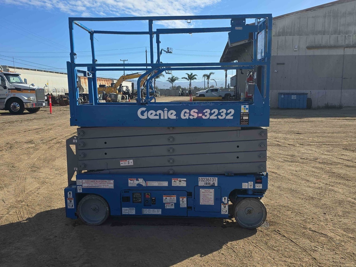 2017 Genie GS-3232-6