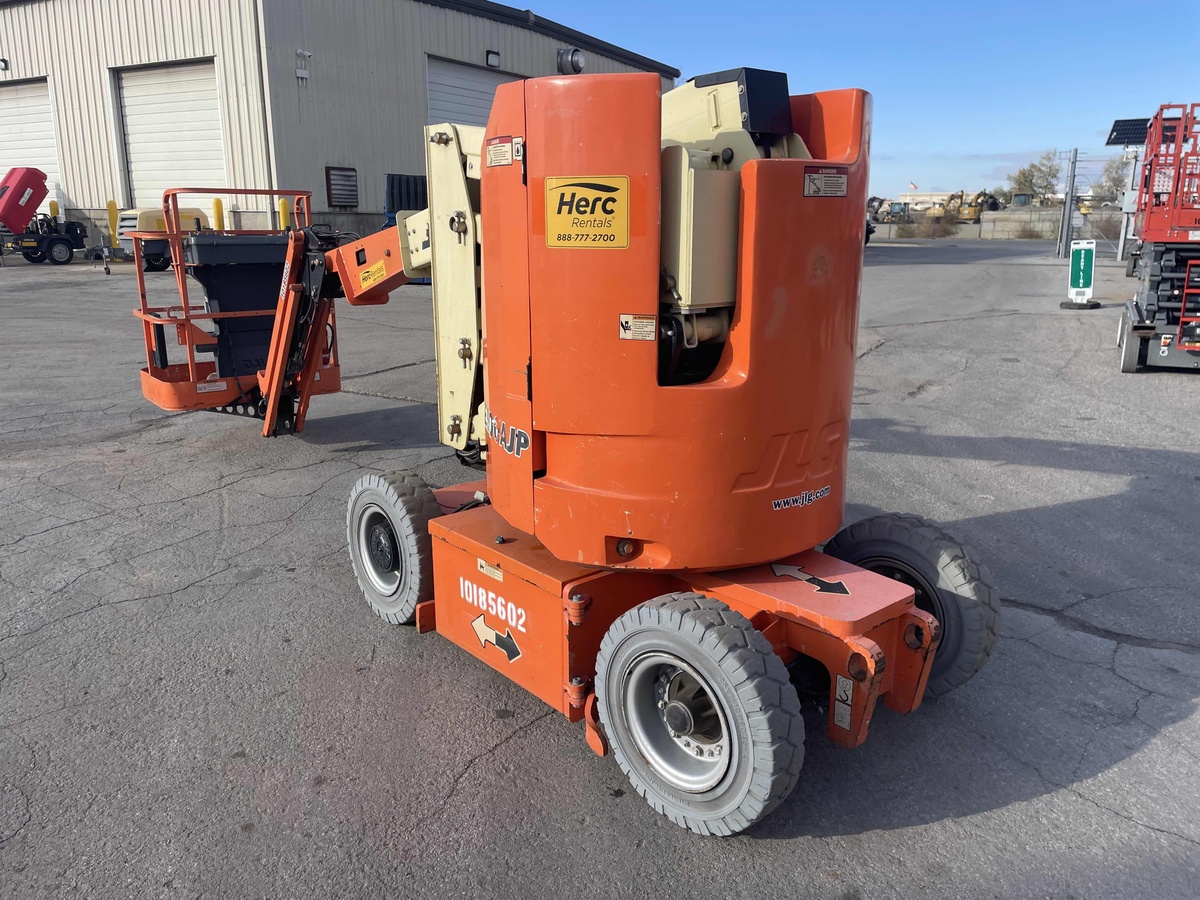 2016 JLG E300AJP-7