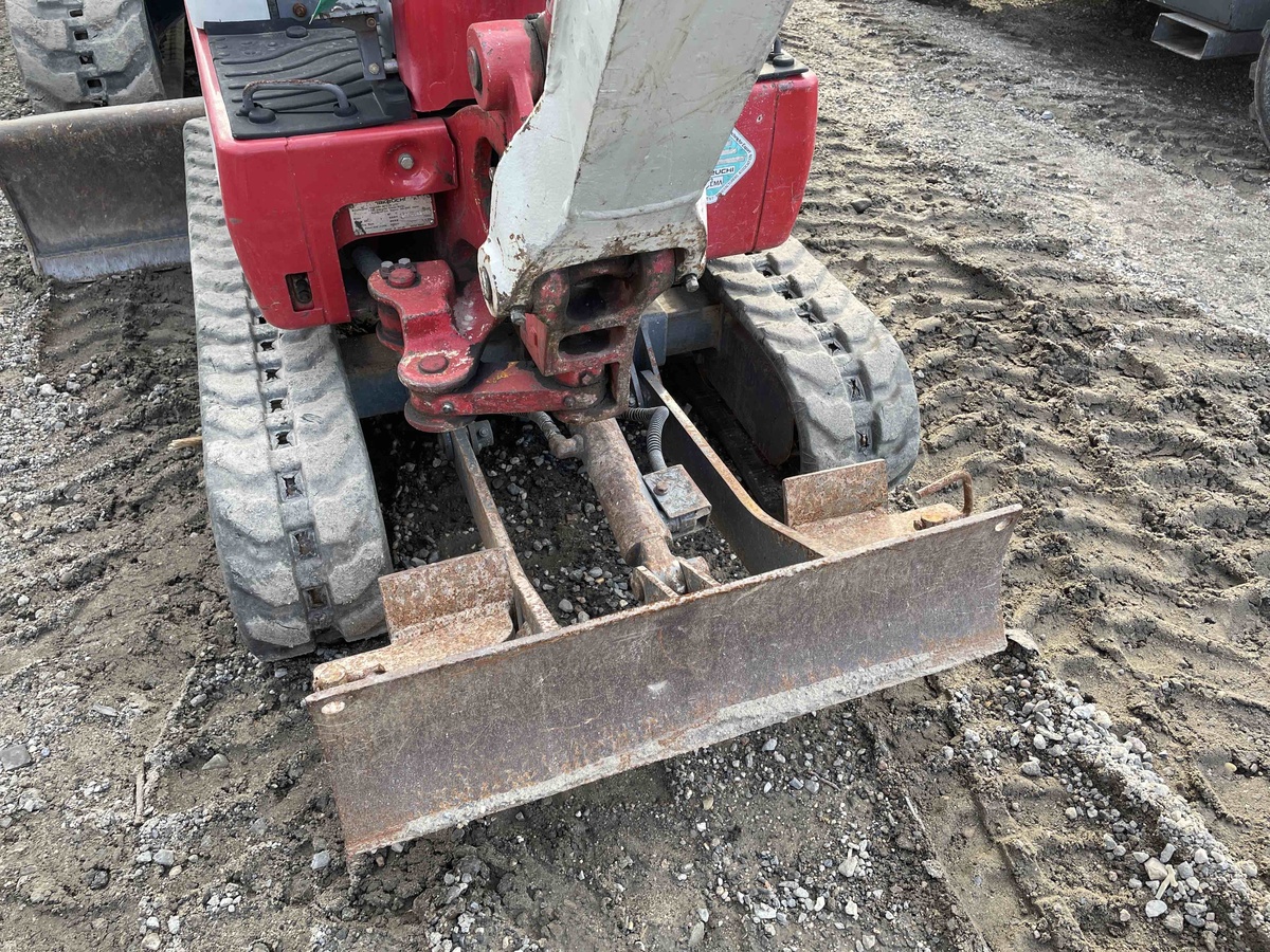 2019 Takeuchi TB210R-4