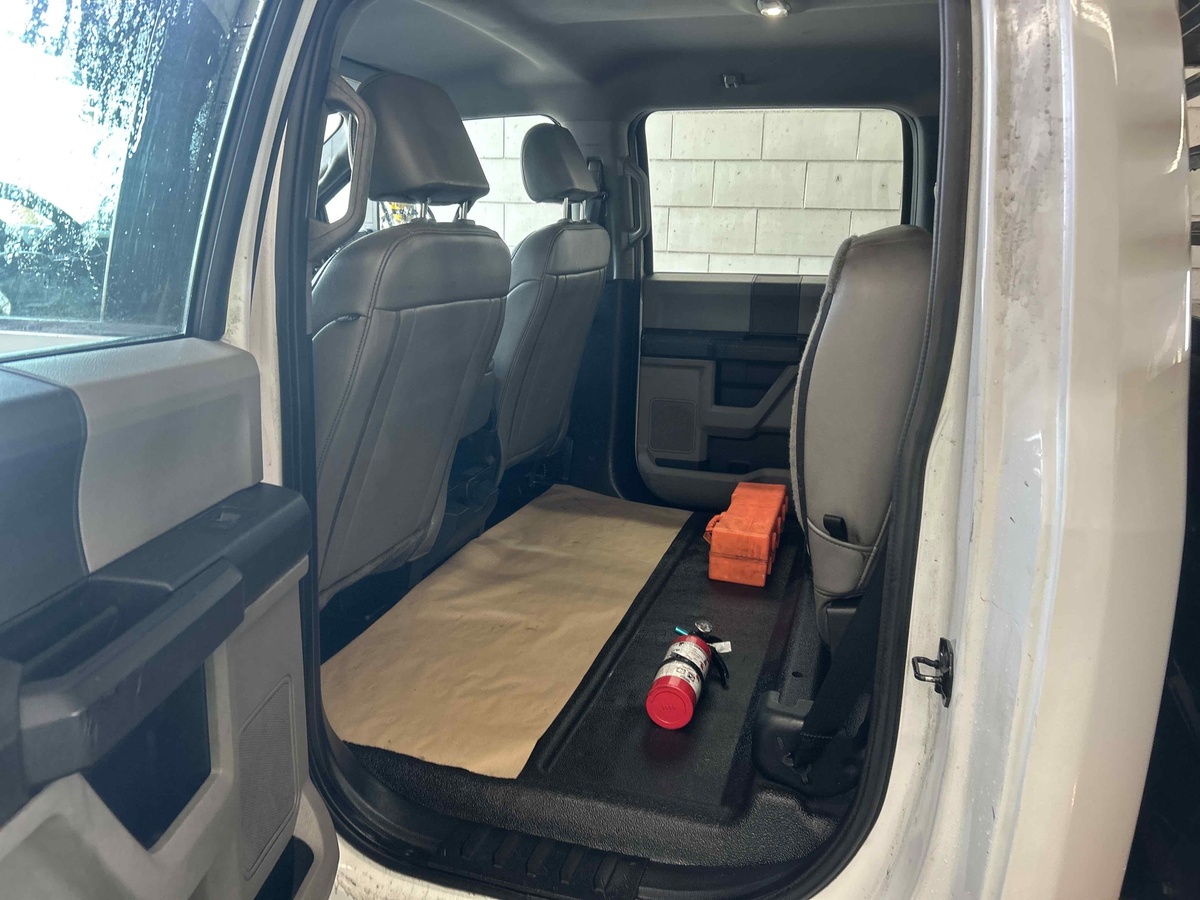 2021 Ford F550-8