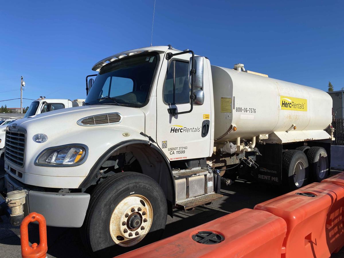 2016 Freightliner M2106-3