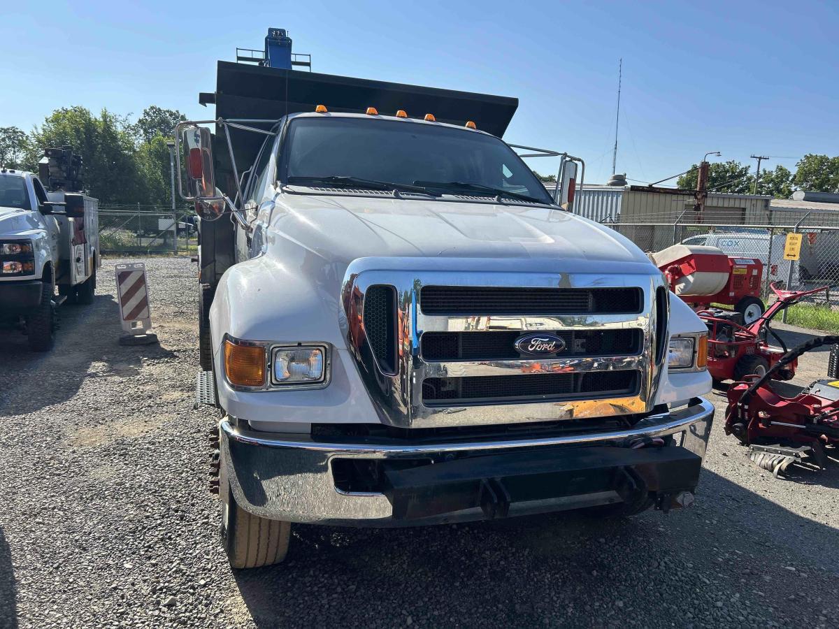 2015 Ford F750-2