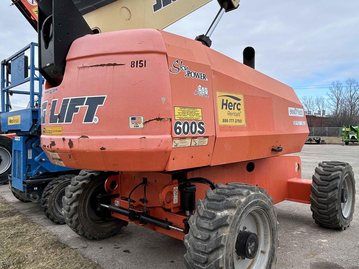 2015 JLG 600S