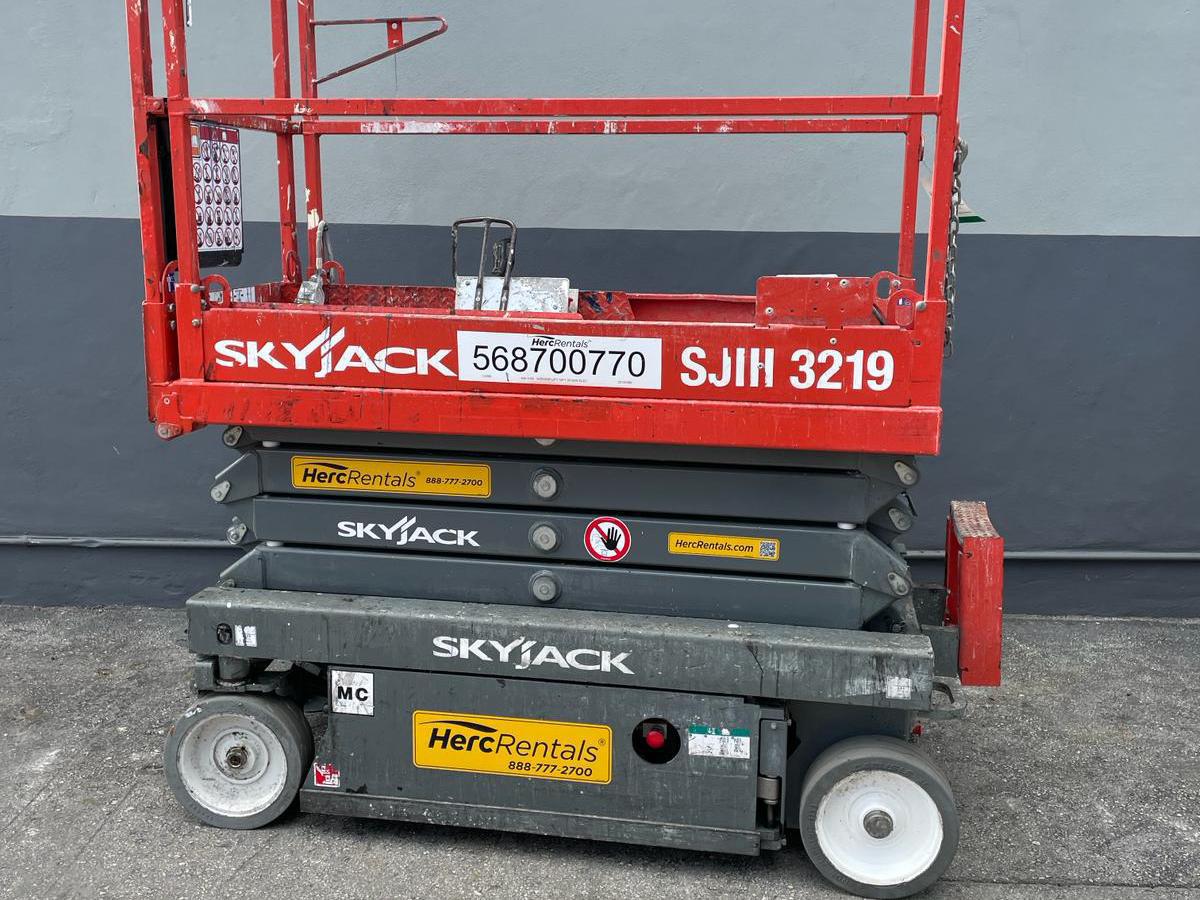2017 Skyjack SJ3219