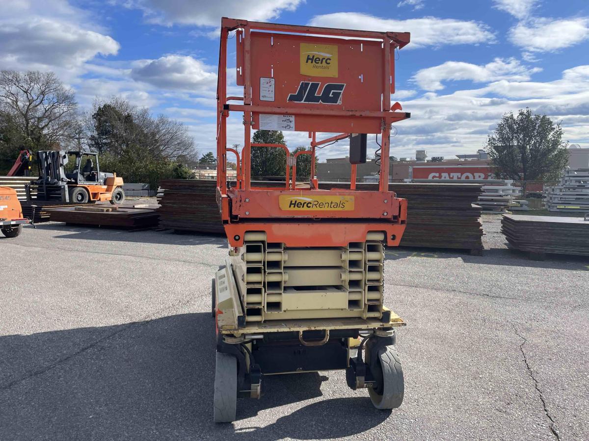2018 JLG 3246ES