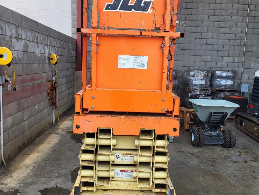 2017 JLG 2632ES