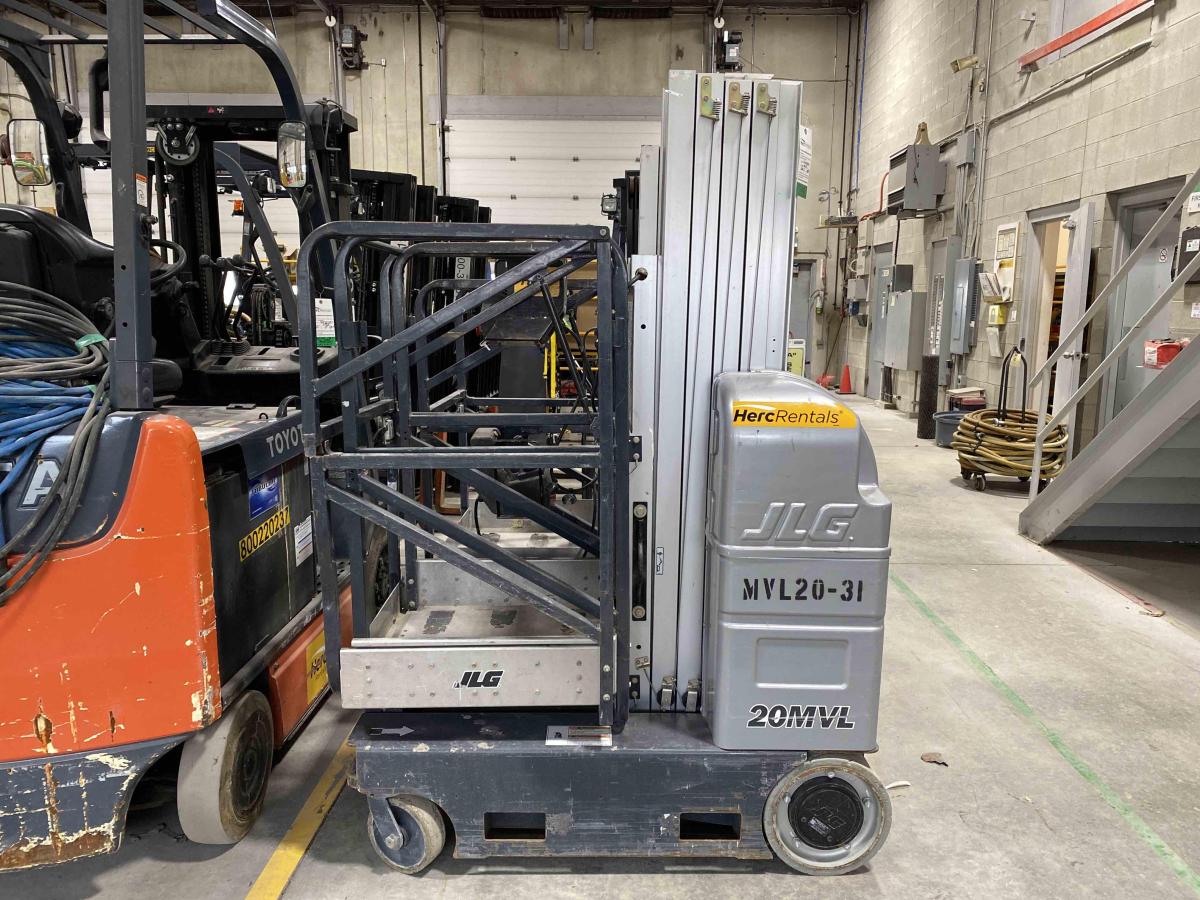 2016 JLG 20MVL