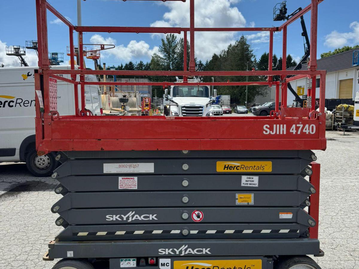 2018 Skyjack SJ4740-2
