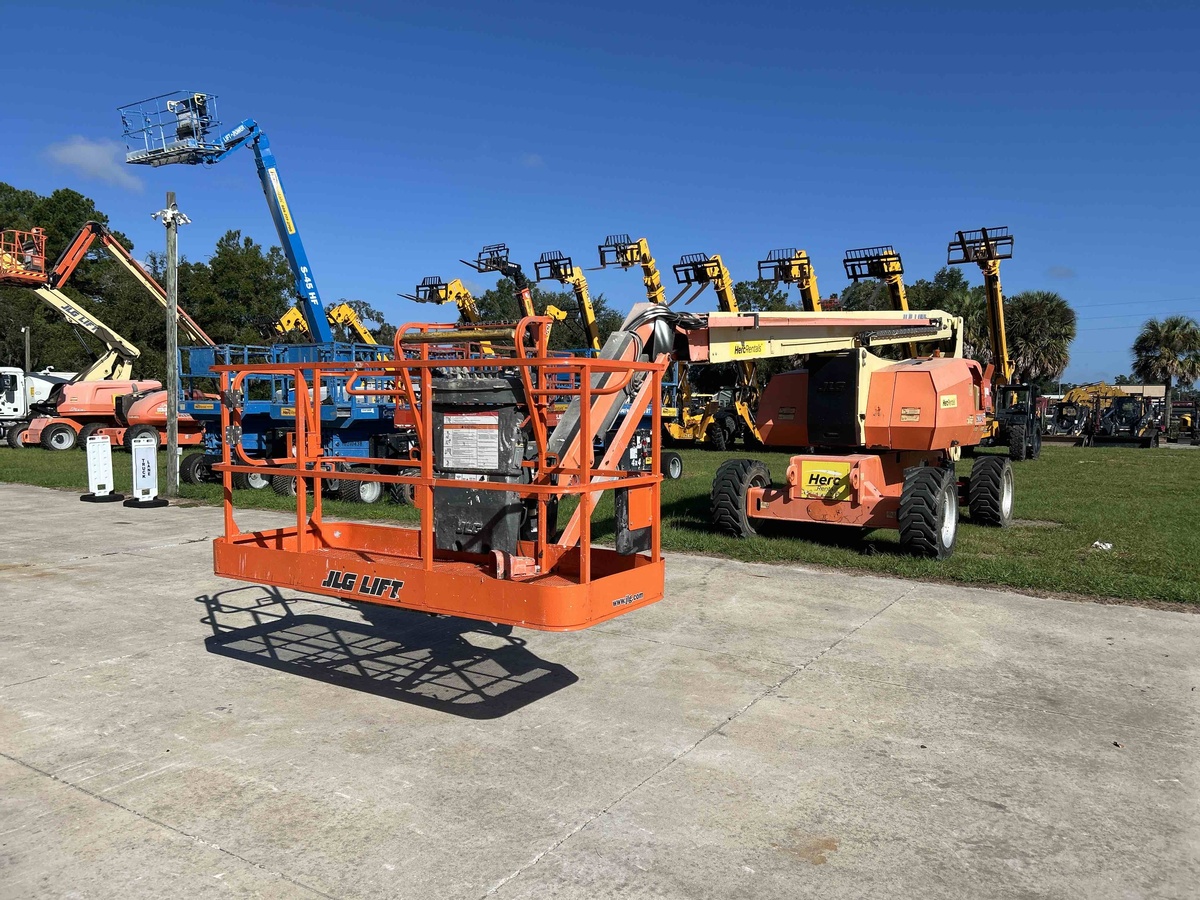 2018 JLG 800AJ-4