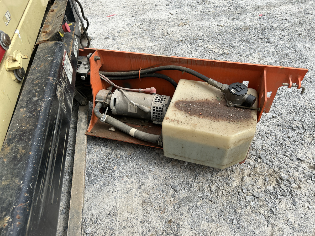 2018 JLG 1932R-9