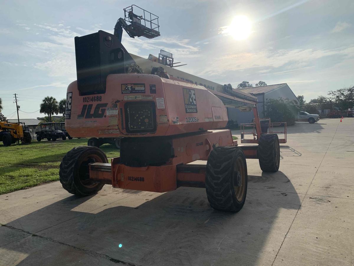 2017 JLG 1200SJP-18