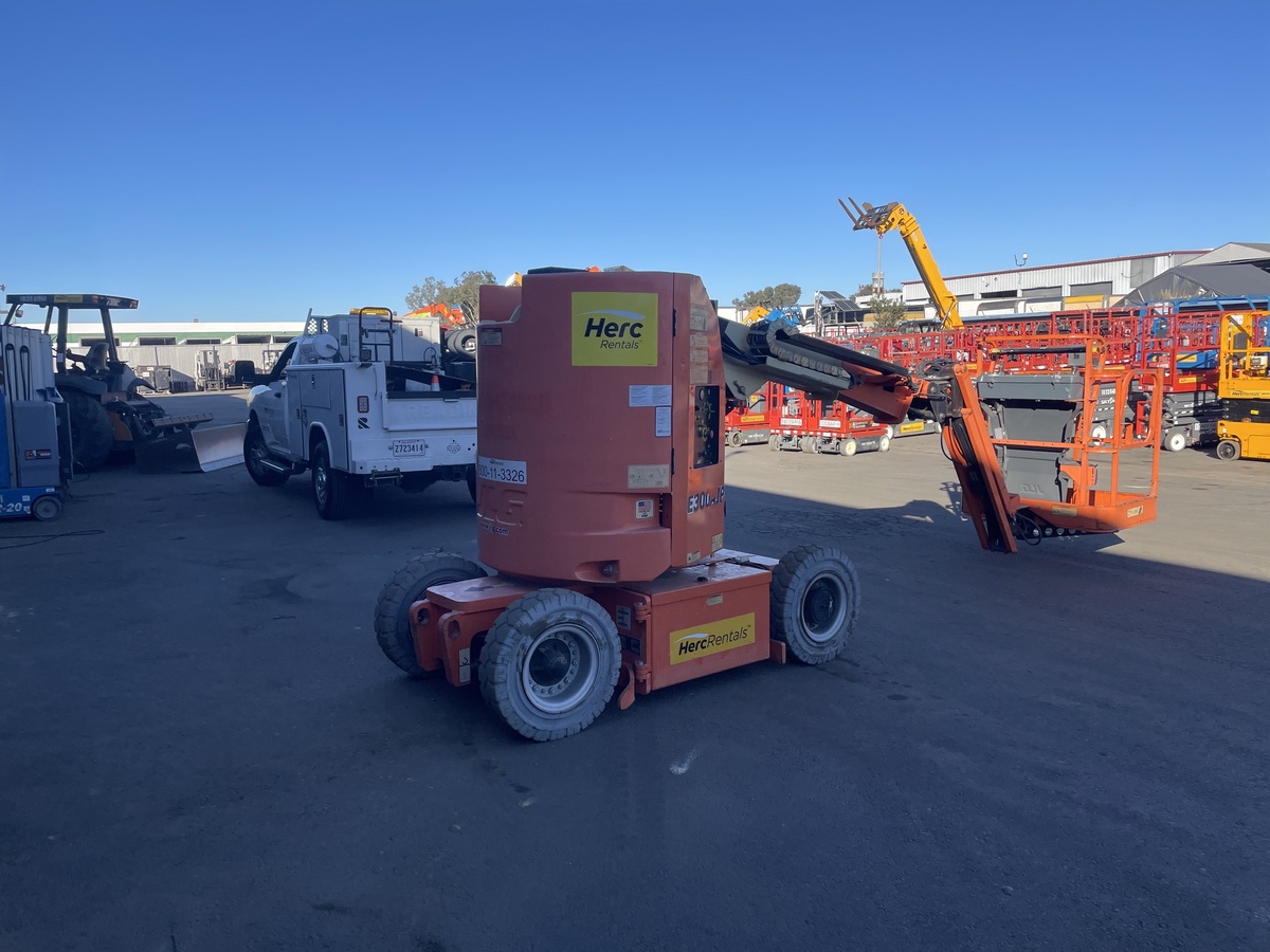 2016 JLG E300AJP-2