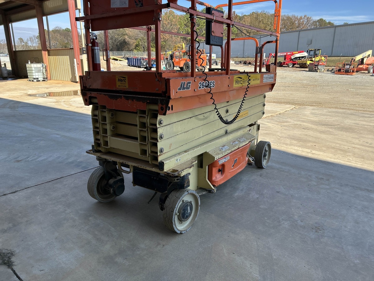 2018 JLG 2646ES-10