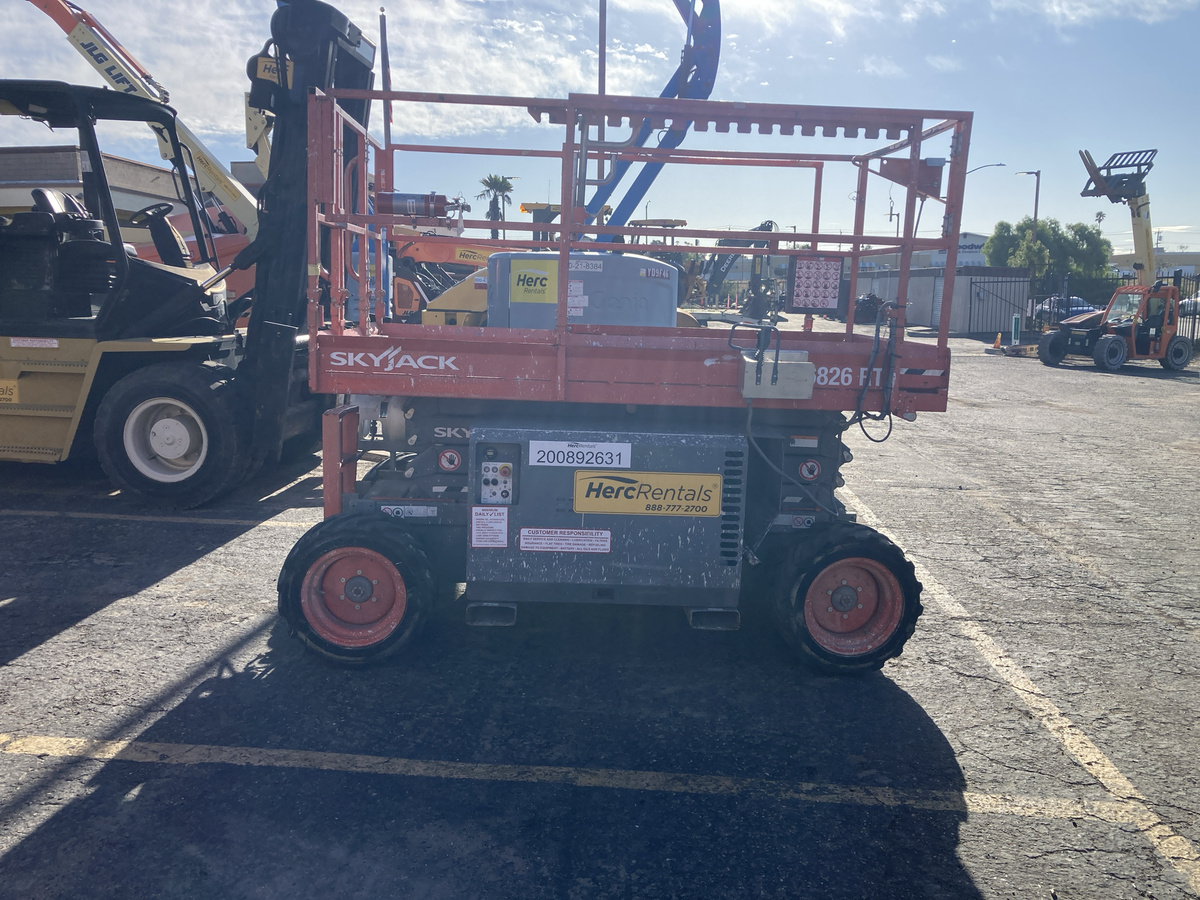 2018 Skyjack SJ-6826RT-8