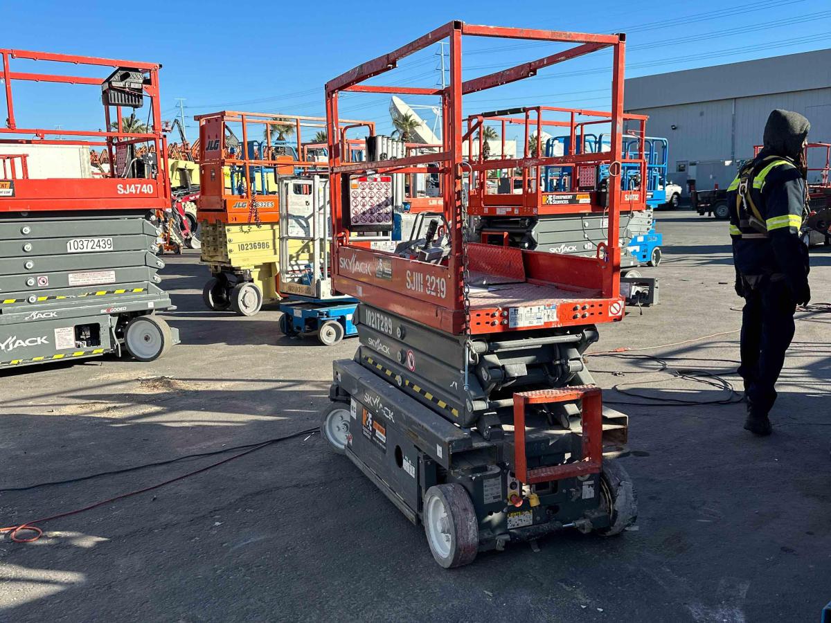 2017 Skyjack SJ3219