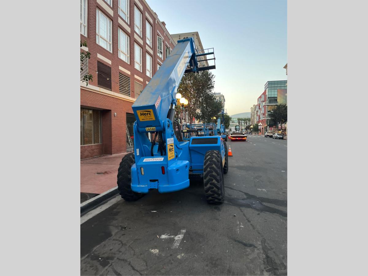 2013 Genie GTH 844