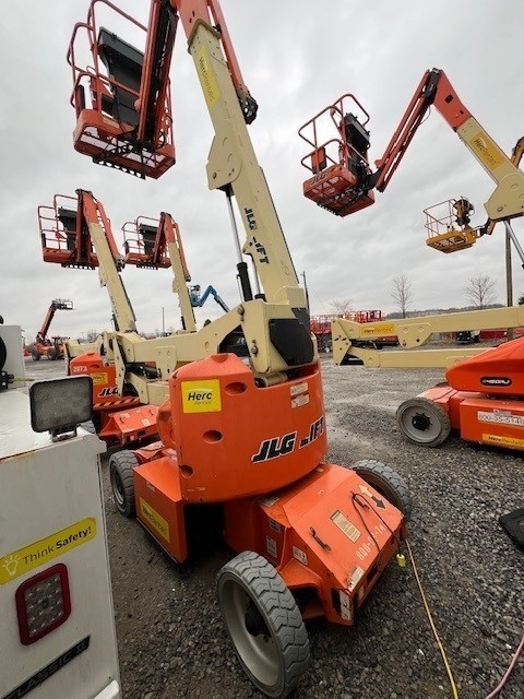 2016 JLG E400AJPN-3