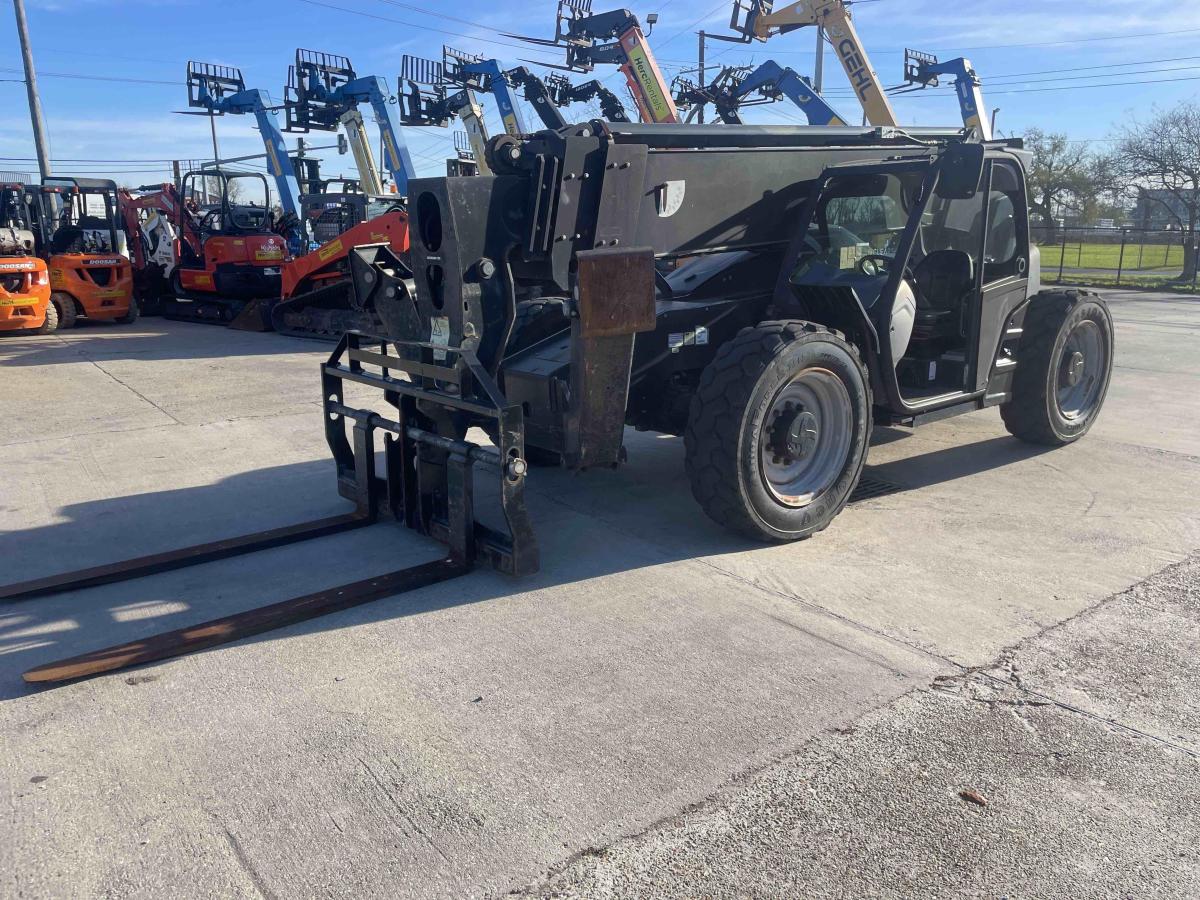 2018 JLG 1255
