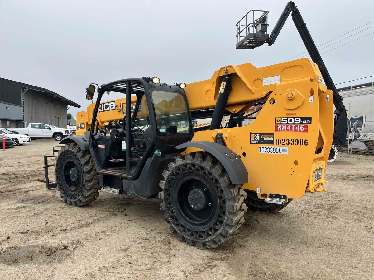 2018 JCB 509-42-4